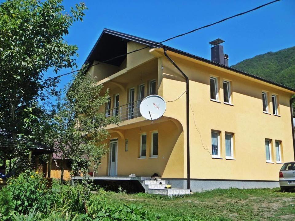 Dedushi Guesthouse &Wood Cabins-Camping Place Gusinje Extérieur photo
