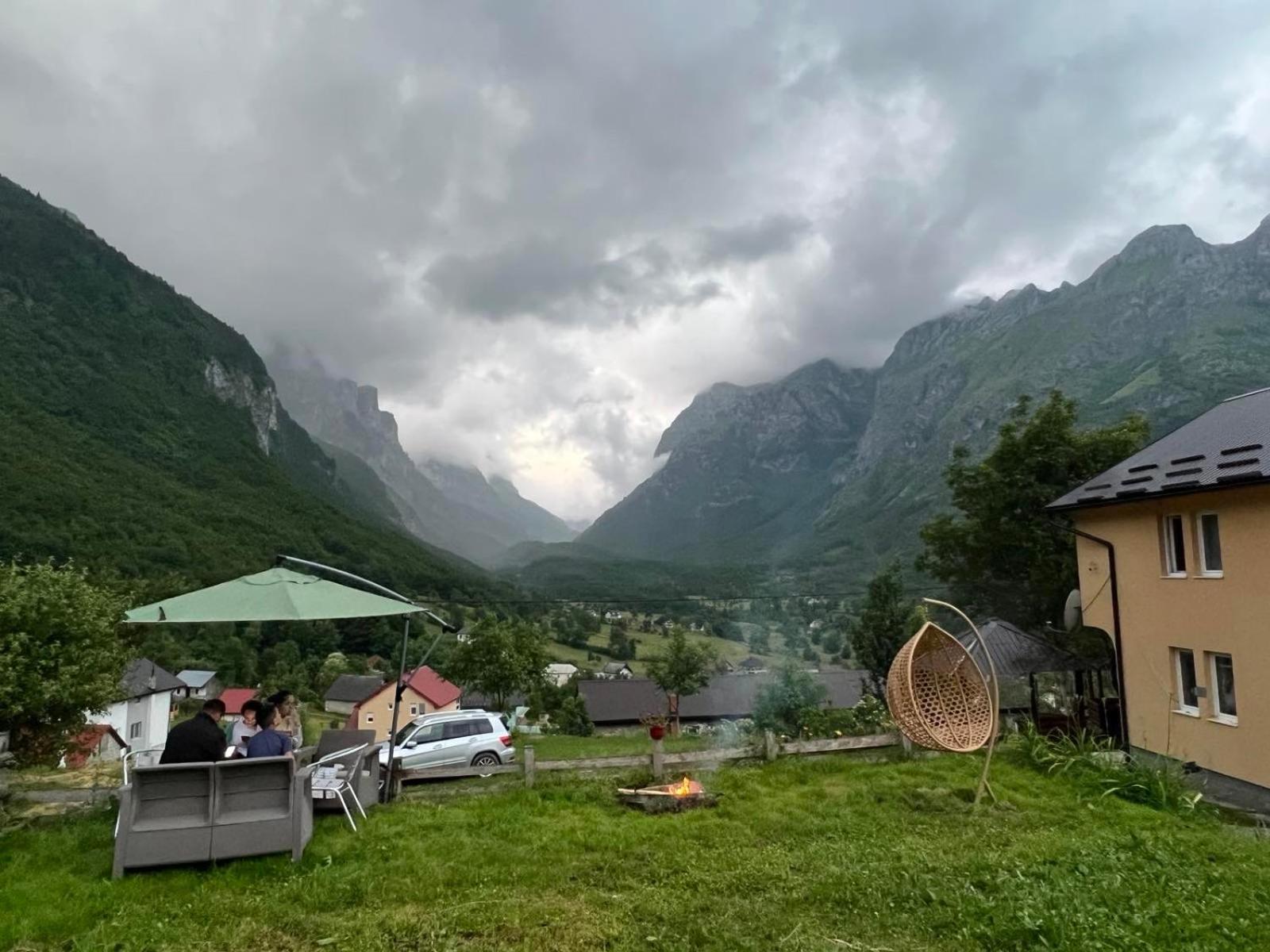 Dedushi Guesthouse &Wood Cabins-Camping Place Gusinje Extérieur photo